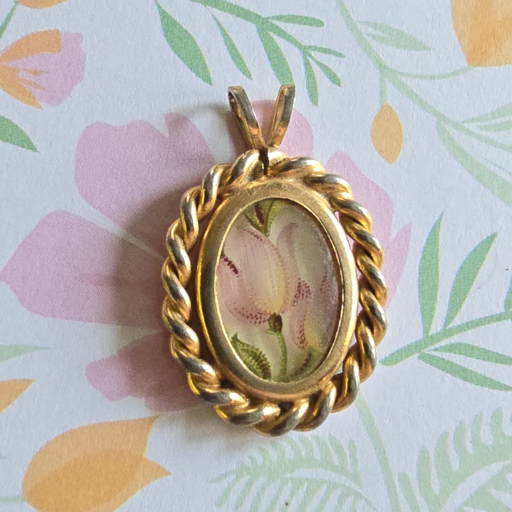 Vintage pastel flowers pendant gold tone tulip spring oval cameo white ceramic - Picture 10 of 11